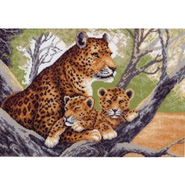 Рисунок на канве "Гепард с малышами"