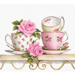 Набор для вышивания крестом "Чайные чашки с розами"