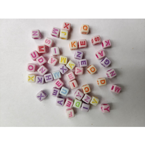 Бусины Алфавит  (английский, розовые, куб 5х5) 500гр