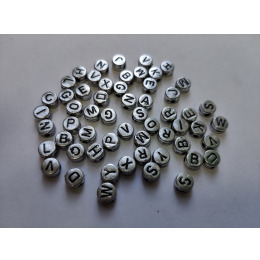 Бусины таблетки серебро  с английским  алфавитом 5  мм (500 гр)