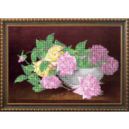 Рисунок на ткани для вышивания бисером "Чаша с розами"