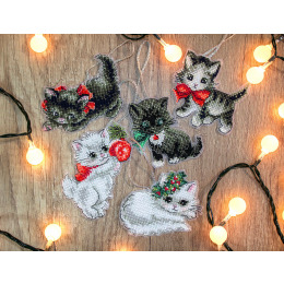 Набор для вышивания крестом "Christmas Kittens Toys"